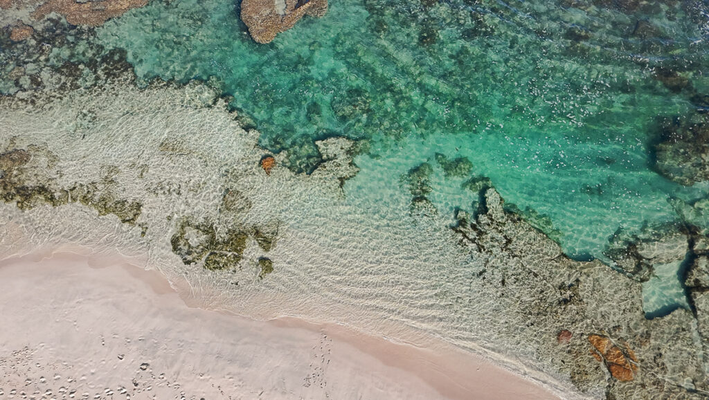 kalbarri blue holes beach. Luxury accommodation kalbARRI